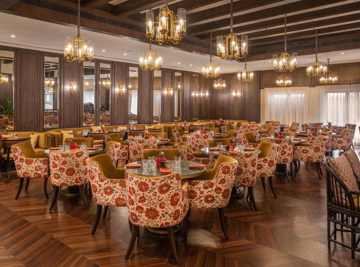فندق بريزيدنت - آي إتش سي إل سيليكشنز مومباي المظهر الخارجي الصورة The restaurant