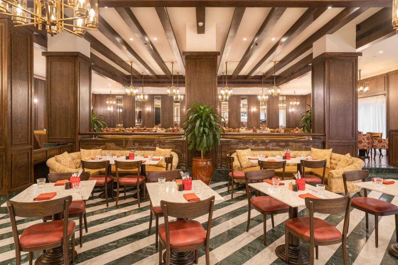 فندق بريزيدنت - آي إتش سي إل سيليكشنز مومباي المظهر الخارجي الصورة The restaurant