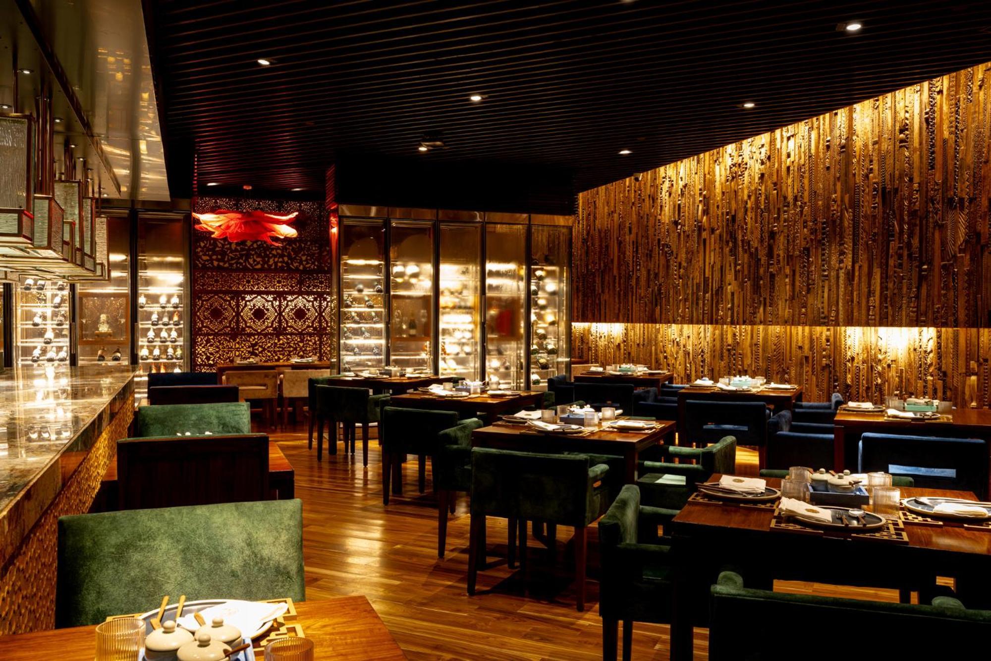 فندق بريزيدنت - آي إتش سي إل سيليكشنز مومباي المظهر الخارجي الصورة Interior of the restaurant