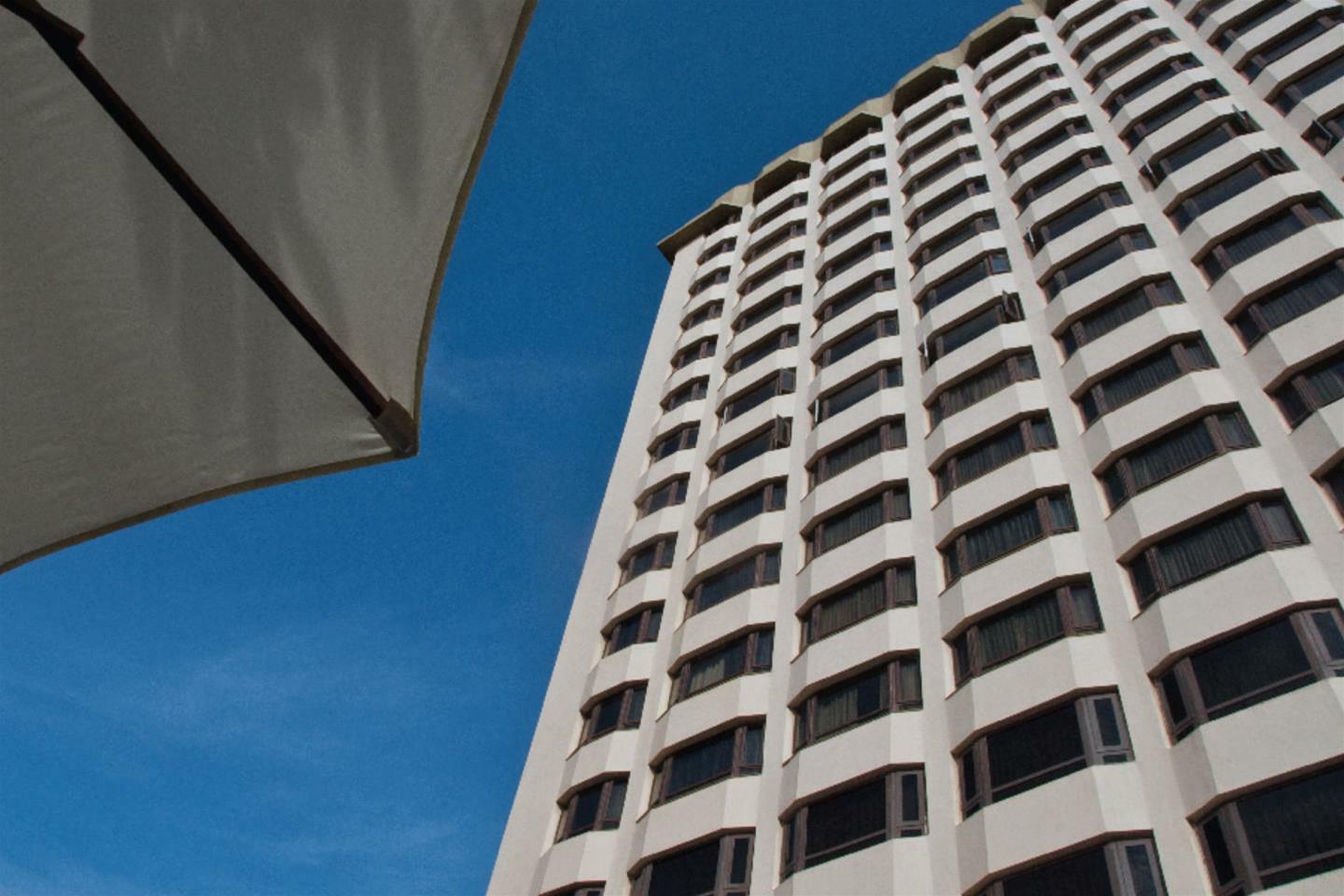 فندق بريزيدنت - آي إتش سي إل سيليكشنز مومباي المظهر الخارجي الصورة The hotel's facade
